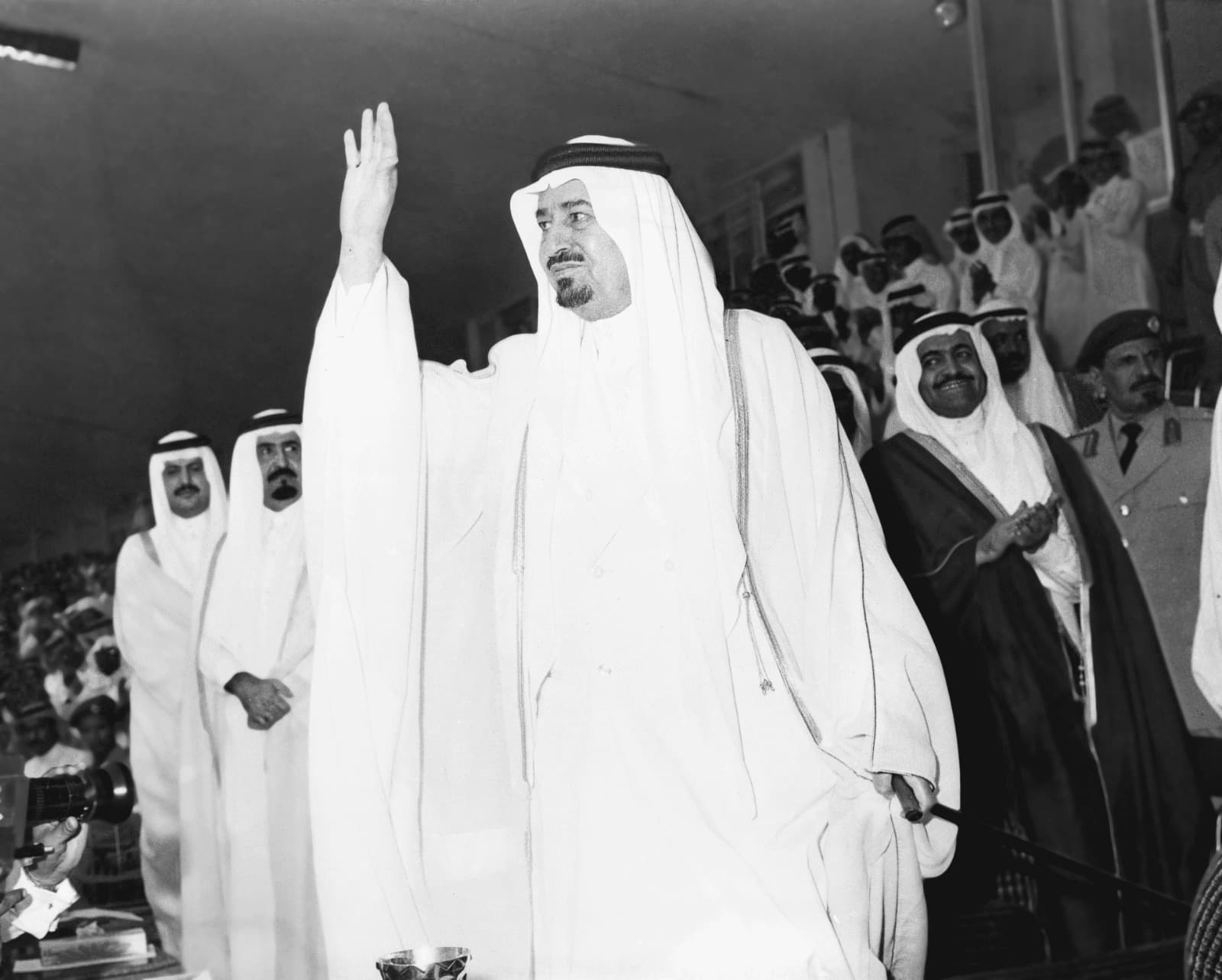 الاحتضان الكامل